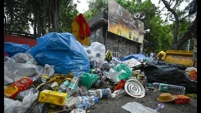 Jantar Mantar groans under waste crisis