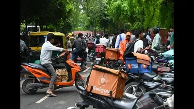 From meals to medicines: Gurdwaras, food outlets assisting protesters in need