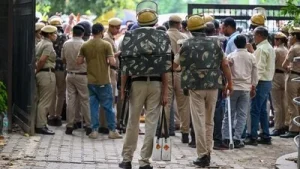 Delhi police to probe violence against police in CJP protest, 11 FIRs filed so far