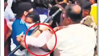 Video of Mumbai policeman inappropriately grabbing woman protester goes viral