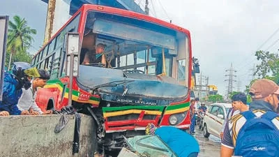 Senior killed, 10 hurt as BEST bus rams into divider at Mankhurd