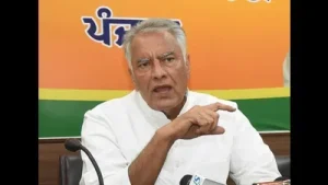 Sunil Jakhar accuses AAP government of misusing bureaucracy