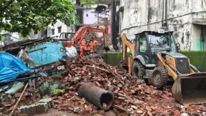 Loud cracking sounds and a collapse: A blow-by-blow account of Maharashtra building