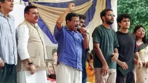 Arvind Kejriwal visits police station, AAP says 500 students assisted through legal
