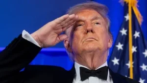 Not alcohol: Trump drinks Diet Coke from wine glass at WHCD; Bo Loudon says 'he has