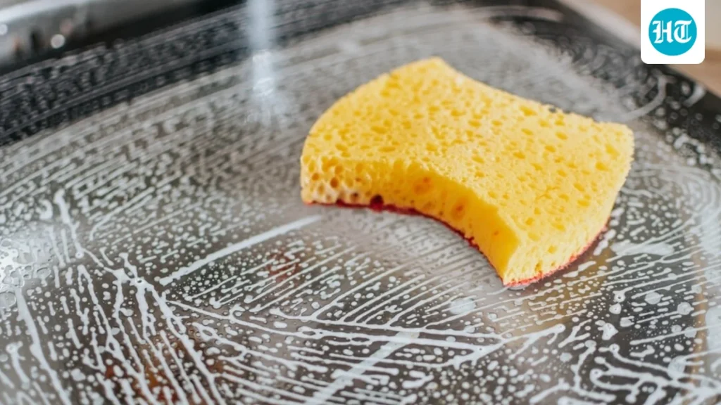 Nutritionist shares 3 toxic everyday items in your kitchen you should throw away