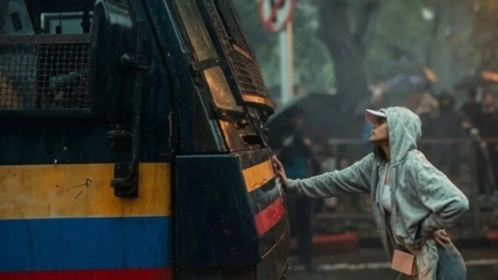 Who is Rhiya Ahir? Woman who broke internet by blocking police van at Mumbai CJP