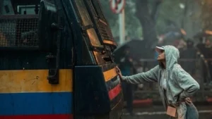 Who is Rhiya Ahir? Woman who broke internet by blocking police van at Mumbai CJP