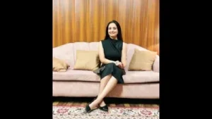 Doctor quits six-figure career to build online business: 'Within 45 days, I made my