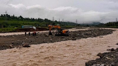 Heavy rains trigger massive flash floods in J&K's Budgam, rescue operation underway