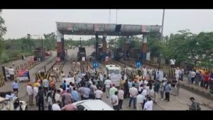 Gurnam Singh Charuni detained en route to Delhi, farmers block toll plazas