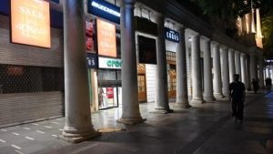 CP shops shut early after traders' body advisory, 17 metro stns closed again