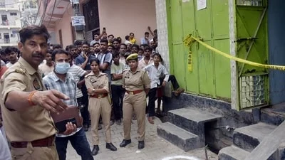 Woman's family attempts self-immolation after her death in Uttar Pradesh hospital,
