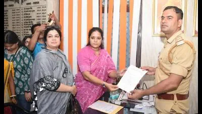 Cong women's wing files complaint against Kangana Ranaut over remarks on young