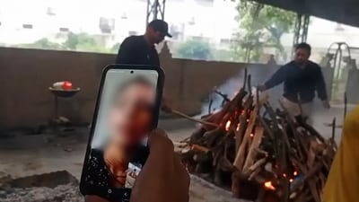 Haryana man dies in old-age home; daughters watch his cremation over video call in
