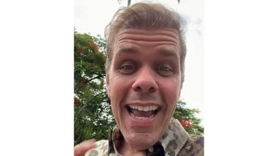 Perez Hilton has sepsis psychosis? 'Blood' video sparks concern; all about blogger's