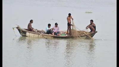Ganga, Ghaghra, Sharda cross danger mark; CWC issues warning