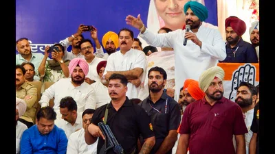 Scuffles, slogans as twin Congress poll meets plunge into chaos