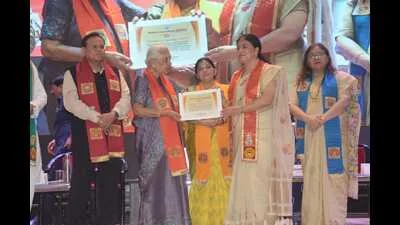 Gorakhpur Univ convocation: Governor urges introspection as girls continue to