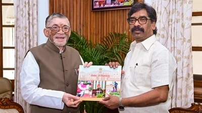 Jharkhand CM Hemant Soren meets governor amid student protests, briefs him on JPSC