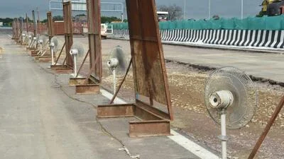 Pedestal fans used to dry ₹4,200-cr Lucknow-Kanpur Expressway repair