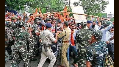 J'khand exam row: Police stop ABVP march to CM's residence