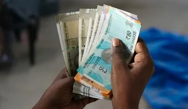 Hyderabad manager borrows ₹4 lakh from team, goes on emergency leave. HR refuses to