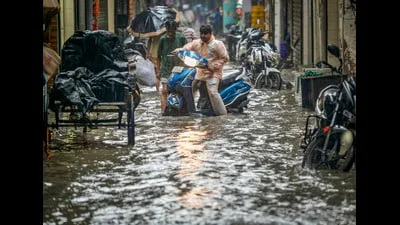 Heavy rain batters Delhi, triggers widespread waterlogging, traffic snarls