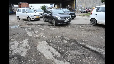 PCMC sets two-day deadline to repair potholes; officials warned of action for delays