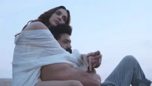 Yash defends Kiara Advani from trolling over Toxic intimate scenes, says people