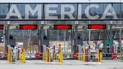 New York woman pleads guilty to helping migrants sneak into the US from Canada