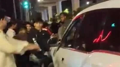 Fitness trainer assaulted, his SUV damaged in Bandra road rage incident