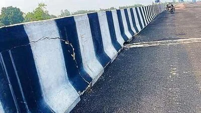 Lucknow-Kanpur Expressway woes: In monsoon deficit months, contractor's 'heavy rain'
