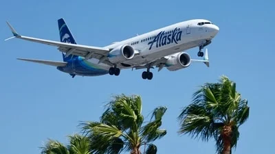 What happened on Alaska Airlines Flight 305? Why did the Miami plane go back to