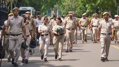 IAF officer held for leaking defence data to Pak operative; was 'honey-trapped' by