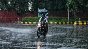 Heavy to very heavy rain likely in parts of Delhi over next 3 hours; waterlogging,