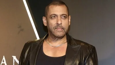 Mumbai Police constable guarding Salman Khan's residence dies of suspected heart