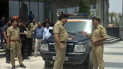 XUV rams three two-wheelers, kills retired army jawan in Hyderabad