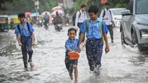 Delhi: IMD issues 'red alert' for parts of city amid heavy rain; AQI 'satisfactory'