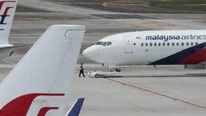 Laser light disorients Malaysia Airlines pilot approaching Kolkata airport; flight