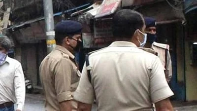 Raja Raghuvanshi's two brothers booked for selling liquor without licence in MP