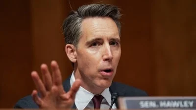 Josh Hawley seen 'kissing male date': Chef makes wild accusation against Republican