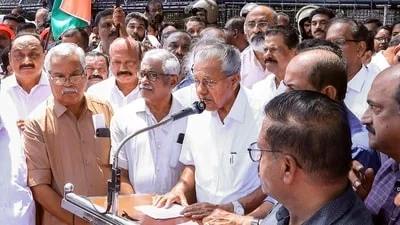Pinarayi Vijayan demands withdrawal of order to sing full Vande Mataram on Aug 15