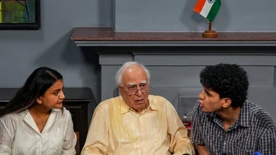 Mother of teen girl who abused PM Modi upset as 'FIR not withdrawn' despite apology,