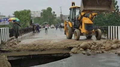 Notice issued to design consultant after approach road to Uttarakhand bridge caves in