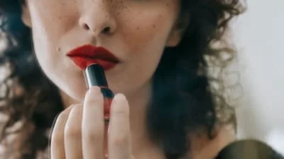 What are the ingredients used in lipstick?Here is why I focus on formula and not