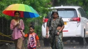 Rain lashes Delhi as IMD issues yellow alert across capital, NCR