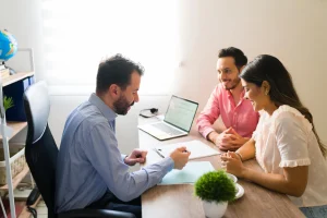 A practical guide to 5 financial conversations every couple should: A practical reader guide