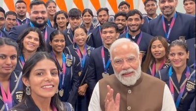 'Cheer 4 Bharat': PM Modi meets CWG medal winners, shares new video