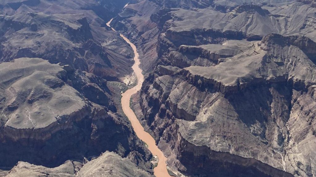 Grand Canyon flash flood leaves one dead, around 15 missing: A practical reader guide
